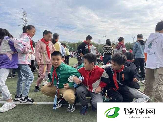 控制女同学无条件服从自己怎么办：令人警醒的校园权力游戏