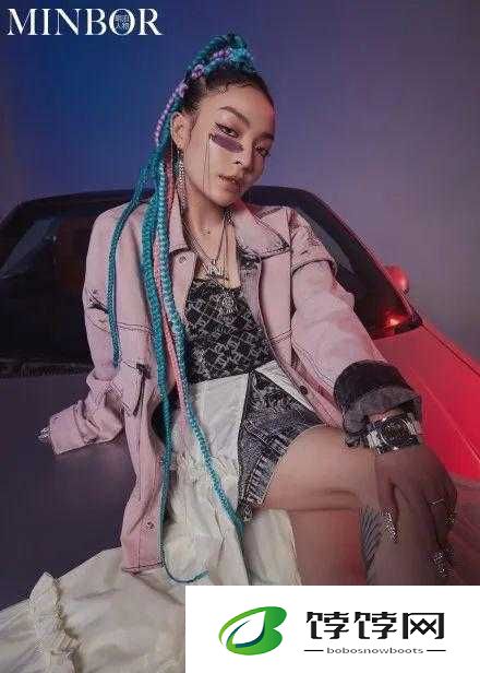 大陆第一女 rapper 欢迎您：实力与魅力并存