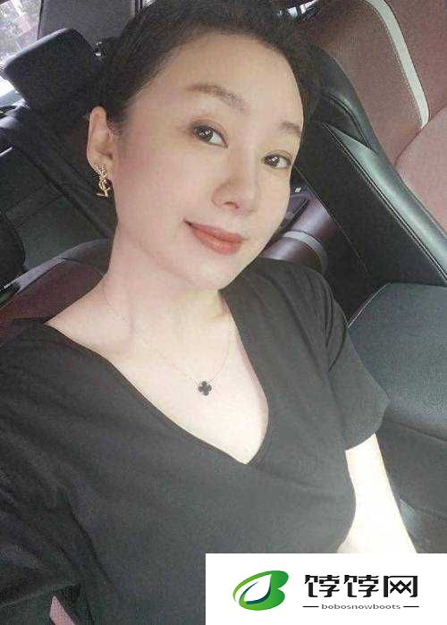 我的姨母很漂亮：她的美丽令人赞叹