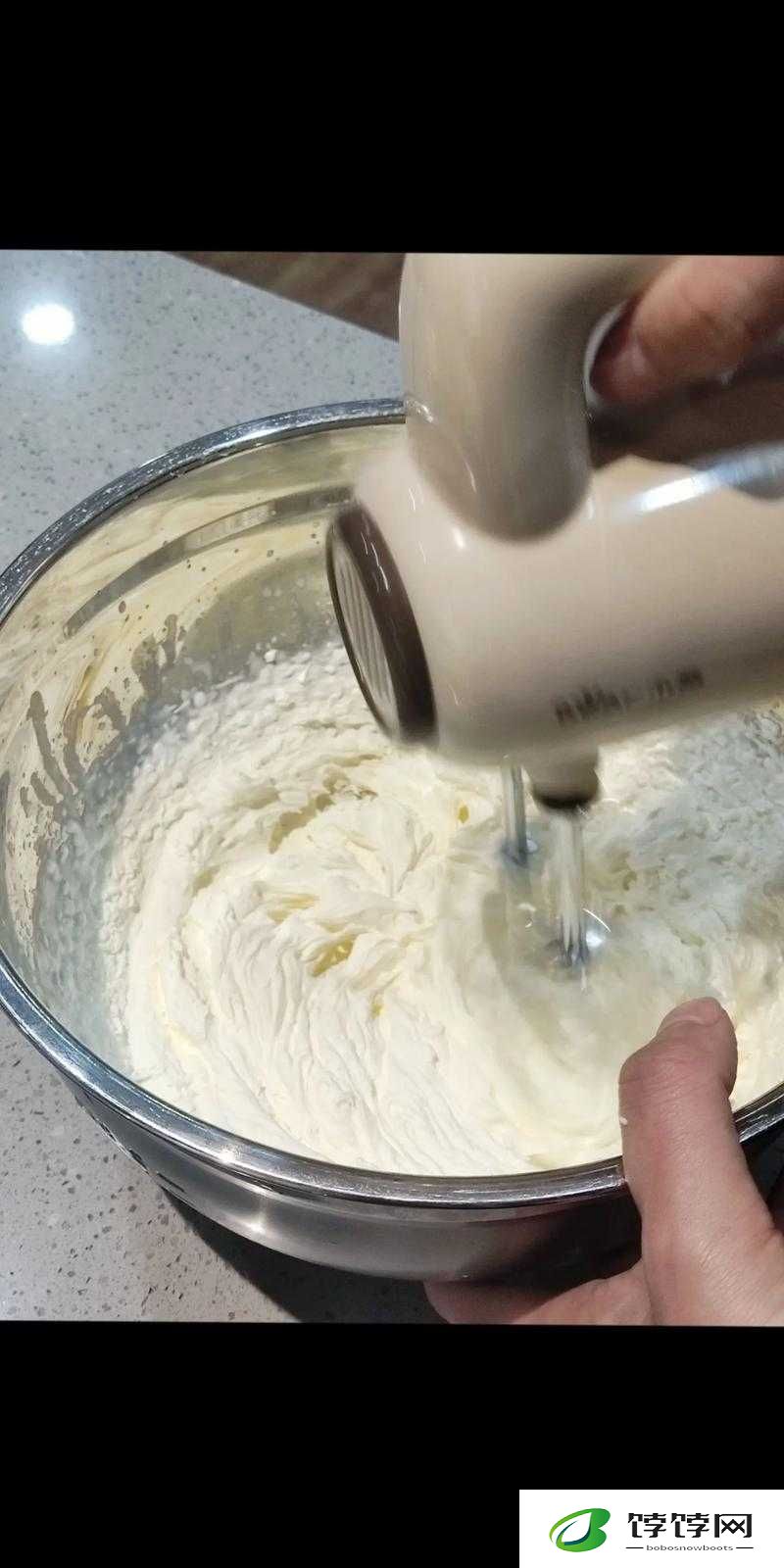 老师上课跳 D 突然被开到最大：震惊全场