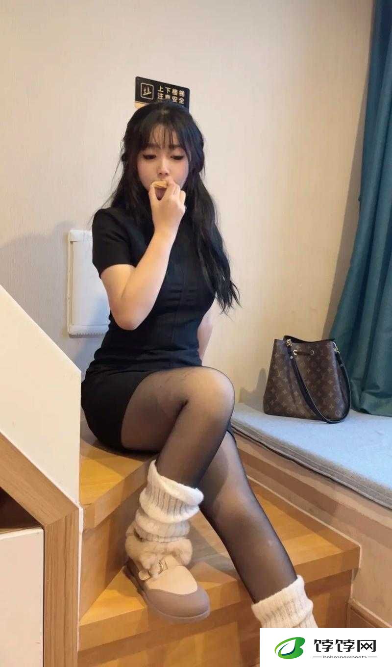 姬小满开叉裙穿搭的注意事项：成为时尚焦点的秘诀