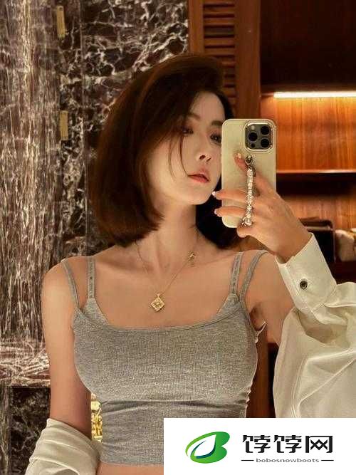 聂小雨与网红合作：掀起网络狂潮
