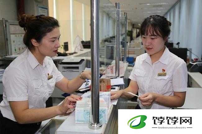 售票员用小xue查票：坚守岗位的职责体现