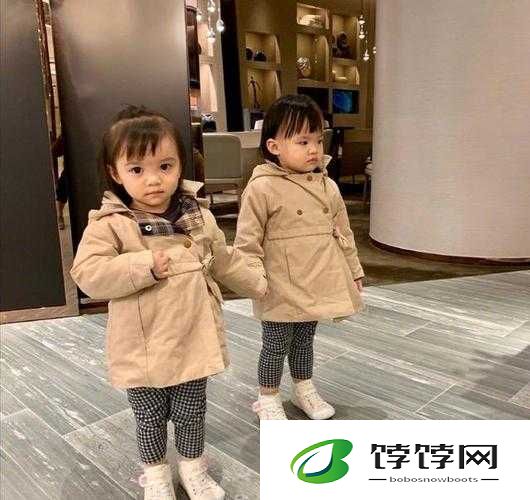 双胞胎一前 一后夹心饼干双子：娱乐圈惊现惊人相似的姐妹花