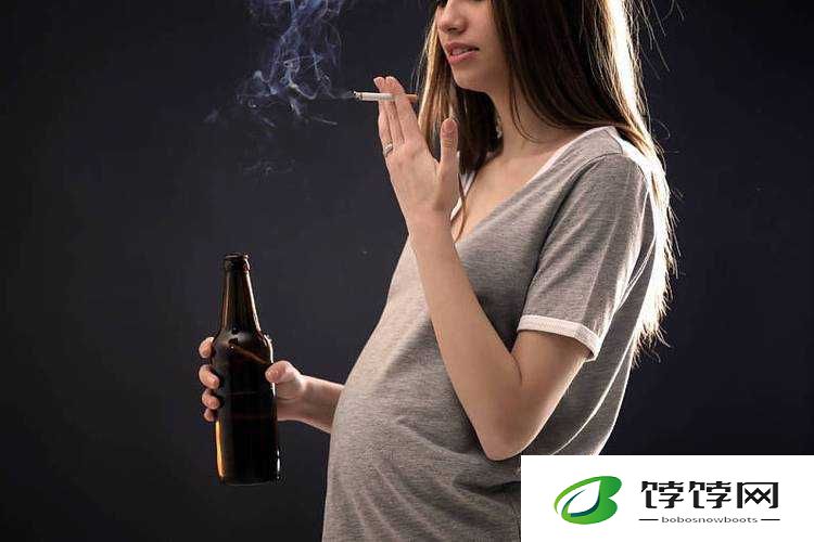女子绝活吸烟开啤酒吹气球：令人惊叹的技艺