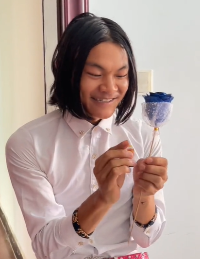 抖音蓝色妖姬皮小浪表情包有哪些