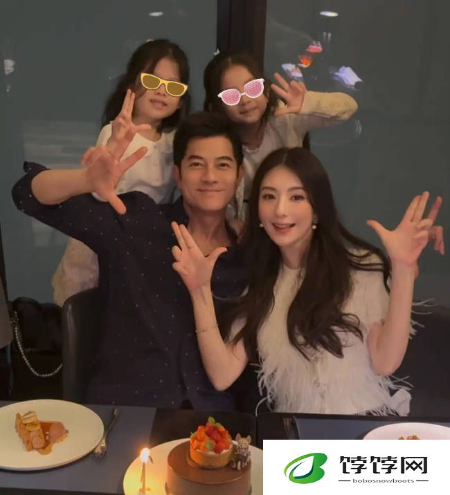 方媛郭富城庆祝结婚八周年！晒全家福画面温馨有爱