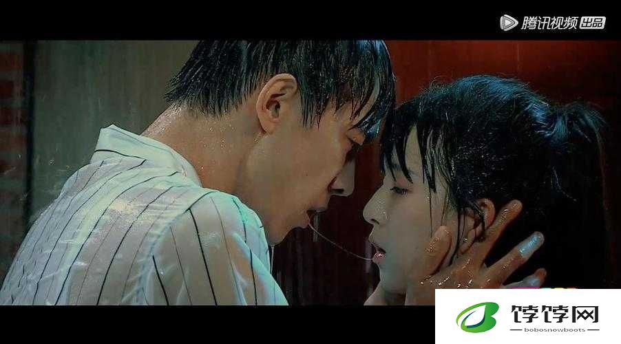 男生女生在一起嗟嗟嗟很痛：恋爱中的磨合与成长