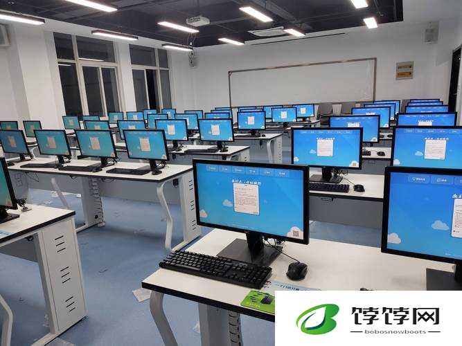 学校教室里可以插自己电脑吗：相关规定解析