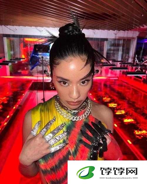 日本raPPer一姐：引领潮流的嘻哈先锋